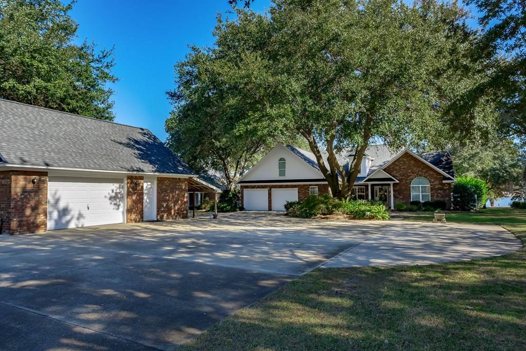 Manning, SC 29102,1377 Lakeview Drive