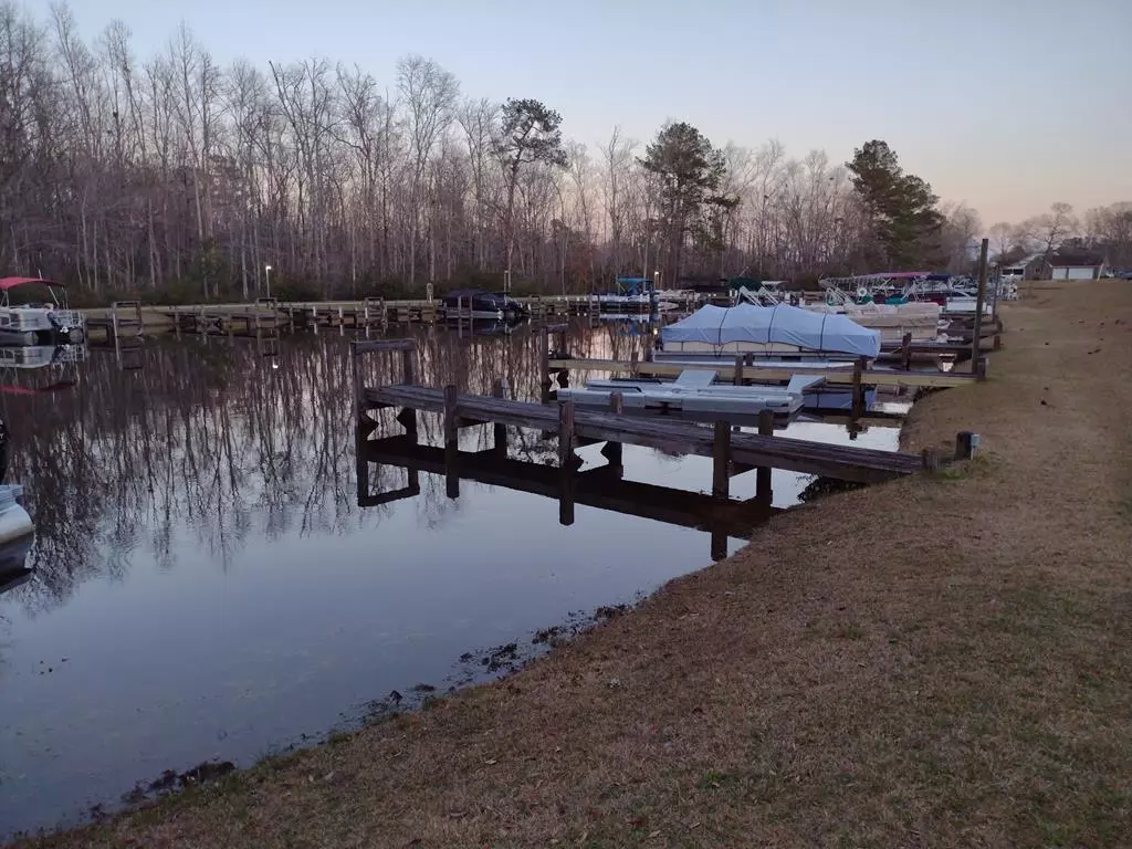 Manning, SC 29102,00 Woodlake Boat Slip #81