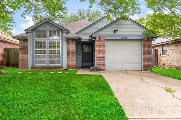 1456 Horncastle Street, Fort Worth, TX 76134