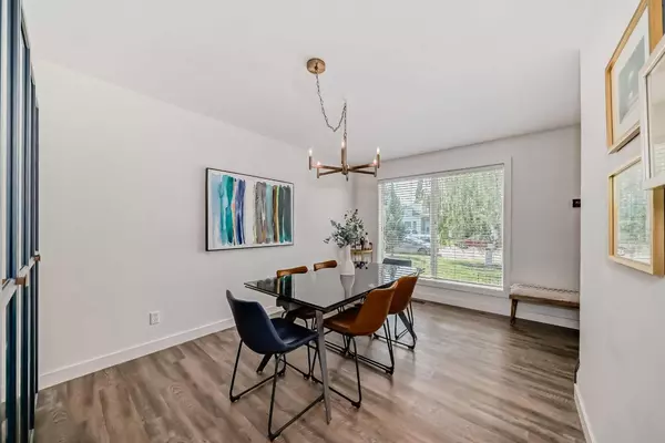 Calgary, AB T2W 5A1,79 Woodborough CRES SW