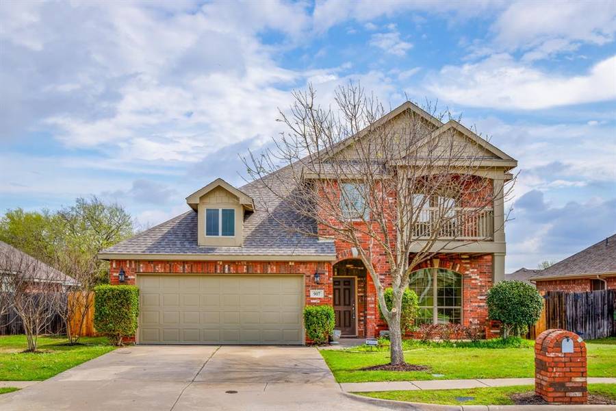 907 Lasso Lane, Mansfield, TX 76063