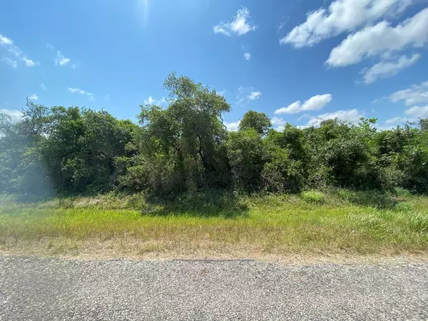 135 E St Charles Loop W, Rockport, TX 78382