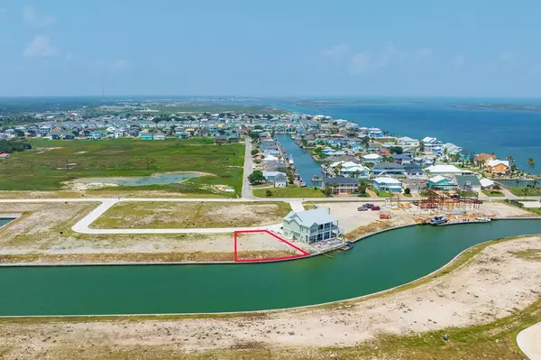 1013 Saint Kitts Drive, Rockport, TX 78382