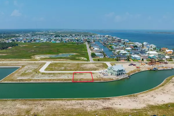 1017 Saint Kitts Drive, Rockport, TX 78382