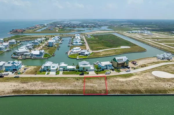 1042 North Isle Drive, Rockport, TX 78382