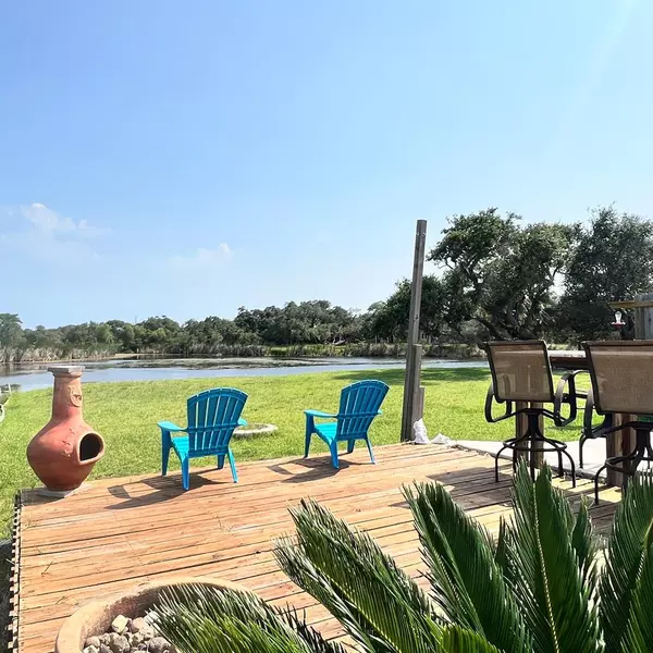 252 Lakeside DR,  Rockport,  TX 78382