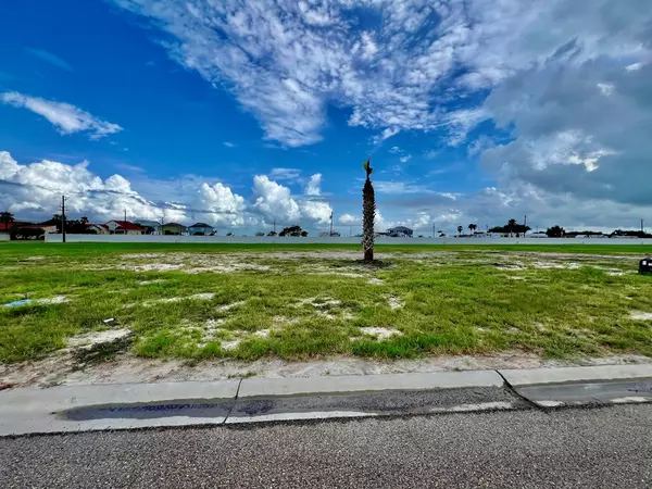 Rockport, TX 78382,138 TIKI DR