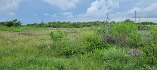 443 Forest Oak Ln, Rockport, TX 78382