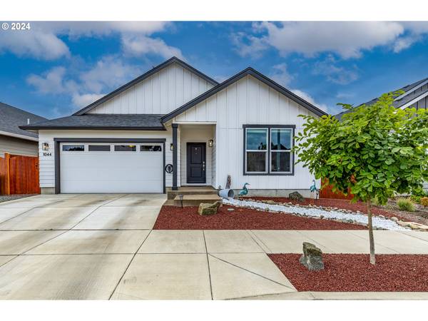 1044 W Olympic ST, Springfield, OR 97477