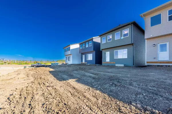 Calgary, AB T3S0L3,269 Rangeview WAY SE