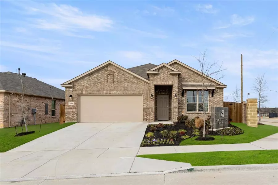 2800 Desert Lily Lane, Fort Worth, TX 76108