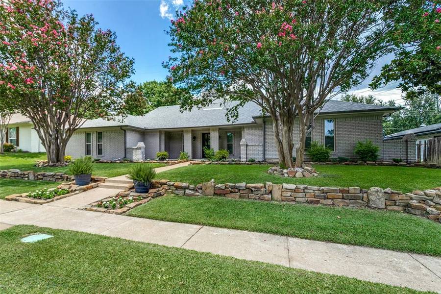 9037 Drumcliffe Lane, Dallas, TX 75231