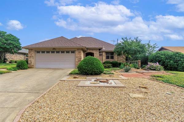 204 Montreal Drive, Hurst, TX 76054