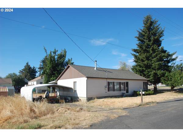 Condon, OR 97823,314 W WELL ST