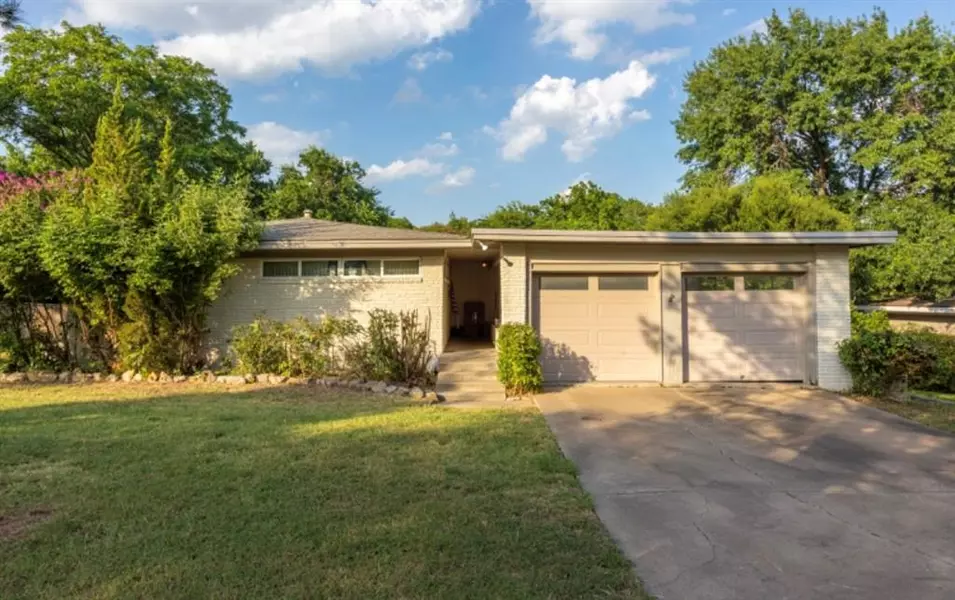 4109 Shannon Drive, Fort Worth, TX 76116