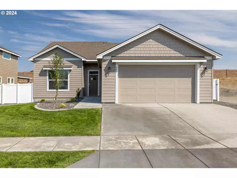 881 E AUTUMN AVE, Hermiston, OR 97838