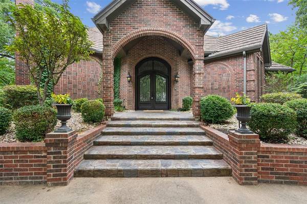 4801 Green Oaks Drive, Colleyville, TX 76034