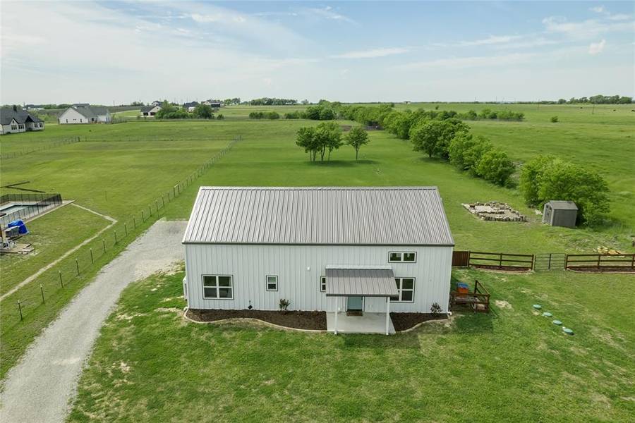 5828 County Road 1093, Celeste, TX 75423