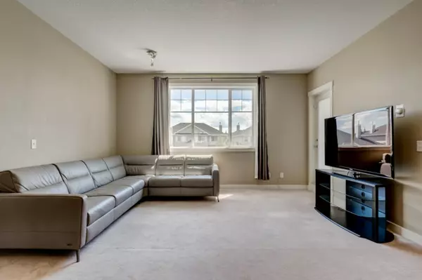 Calgary, AB T3H 0J3,281 COUGAR RIDGE DR SW #1102