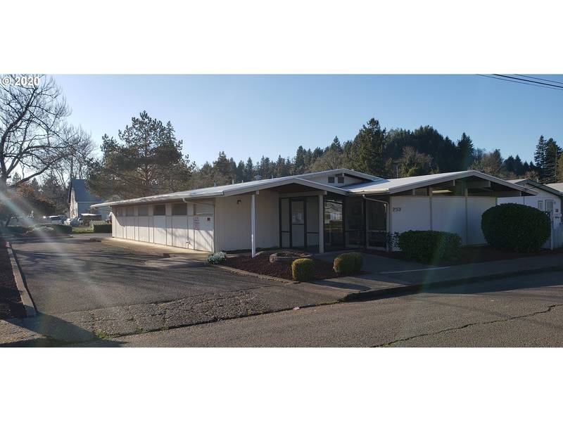 257 N 8TH ST, Cottage Grove, OR 97424