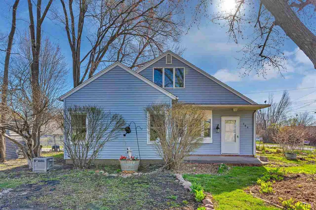 701 10th Ave, Coralville, IA 52241