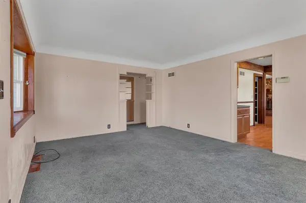 701 10th Ave, Coralville, IA 52241