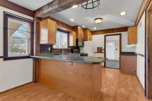 701 10th Ave, Coralville, IA 52241