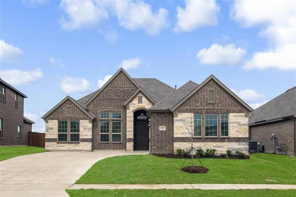 1215 Alderwood Drive, Justin, TX 76247