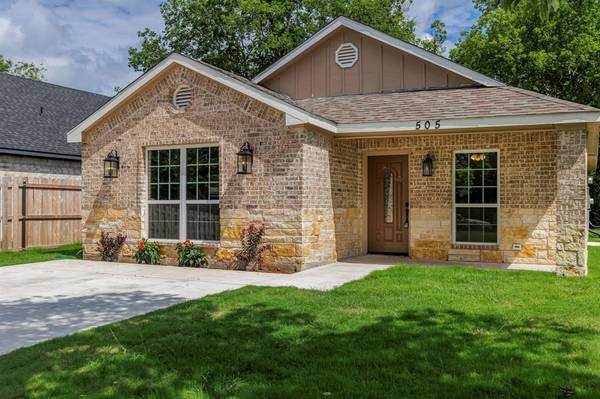 505 Robbins Street, Cleburne, TX 76031