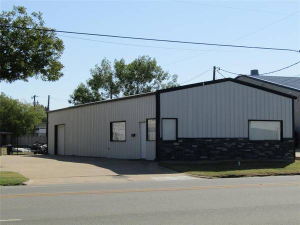 1324 N Main Street, Paris, TX 75460