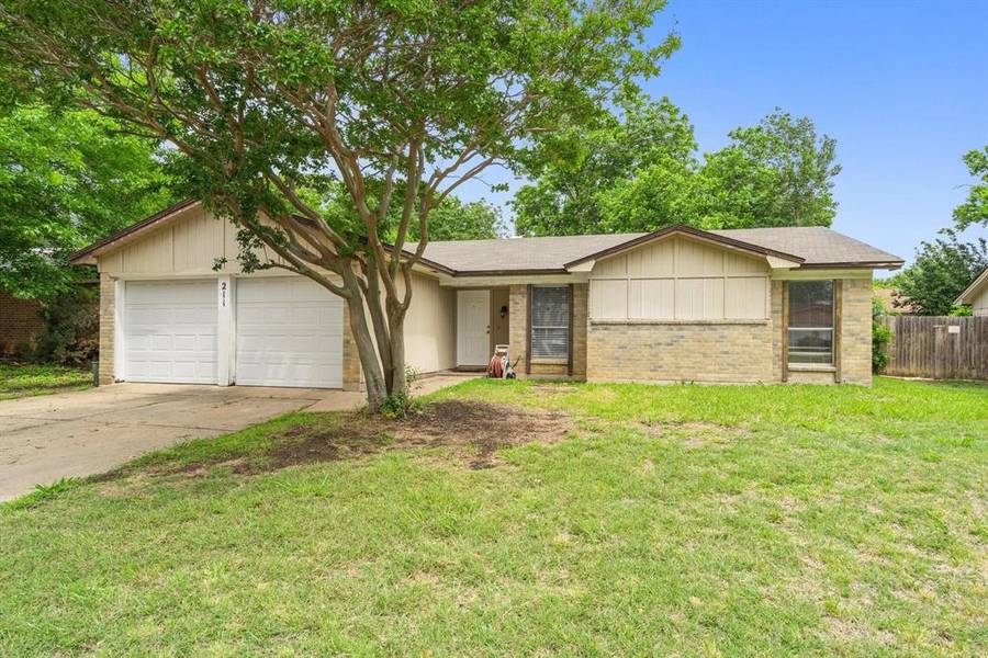 211 Volunteer Drive, Arlington, TX 76014