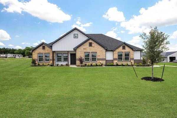 186 Chicken Field Road, Whitewright, TX 75491