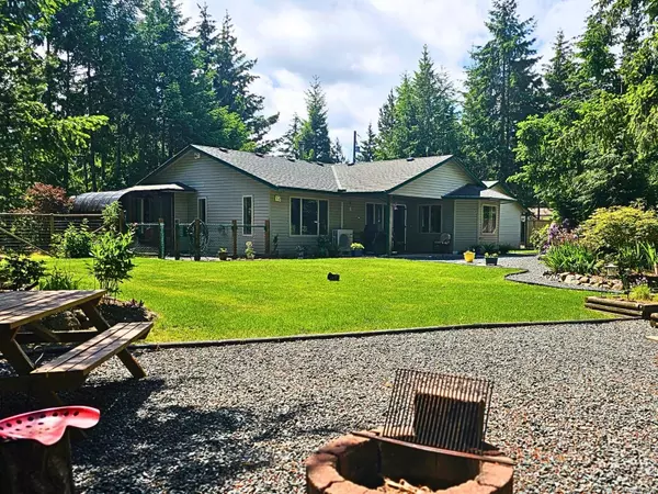 1873 Galvin Pl, Qualicum Beach, BC V9K 2V3