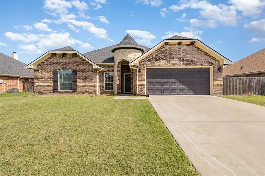 1606 Still Meadow Drive, Kaufman, TX 75142