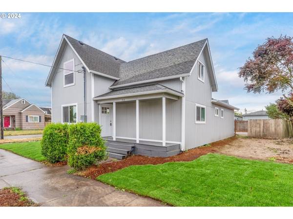 715 S 4TH AVE, Kelso, WA 98626