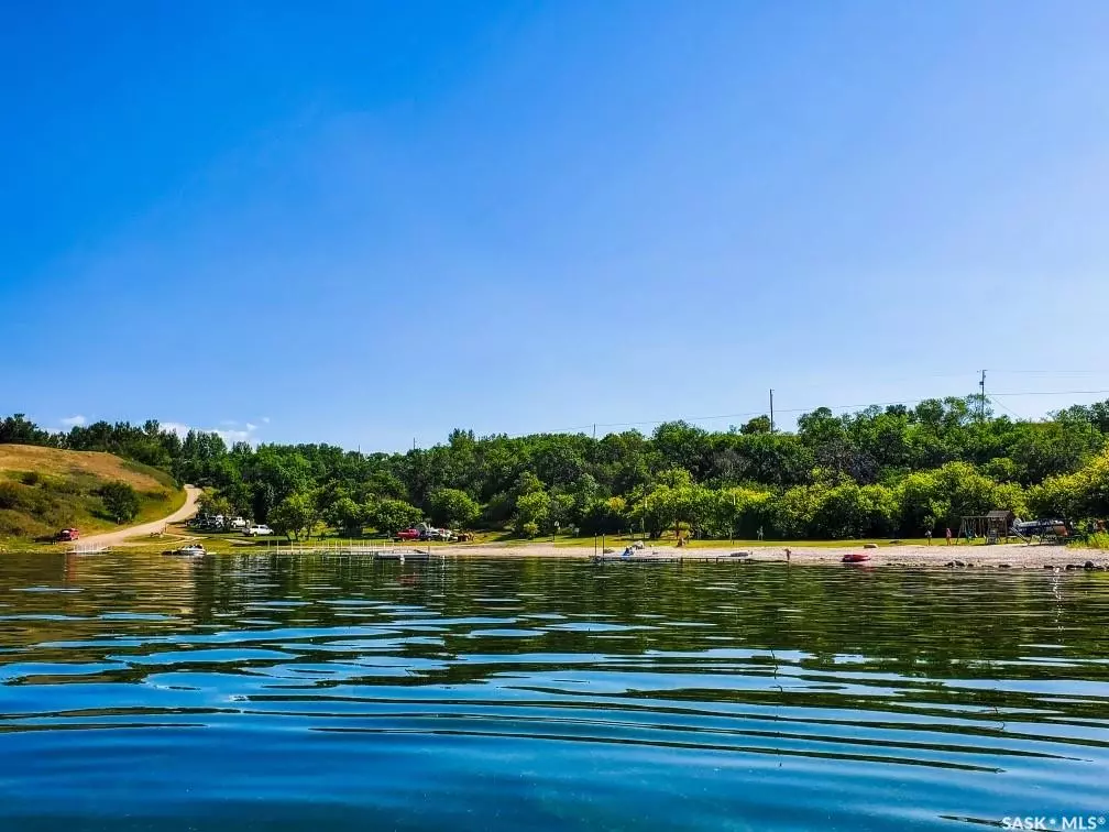 Mohr's Beach, SK S0G 4V0,2 Jesse BAY