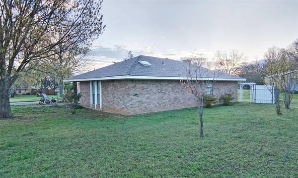 Weatherford, TX 76085,302 De La Cruz Street