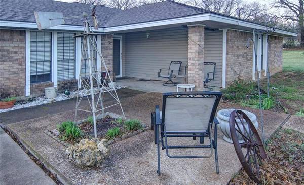 Weatherford, TX 76085,302 De La Cruz Street