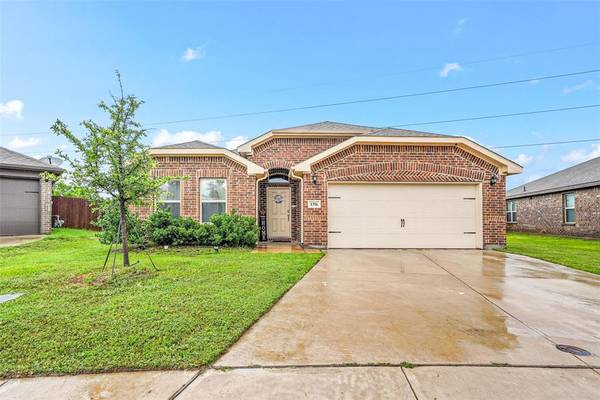 1306 Highpoint Circle,  Grand Prairie,  TX 75052