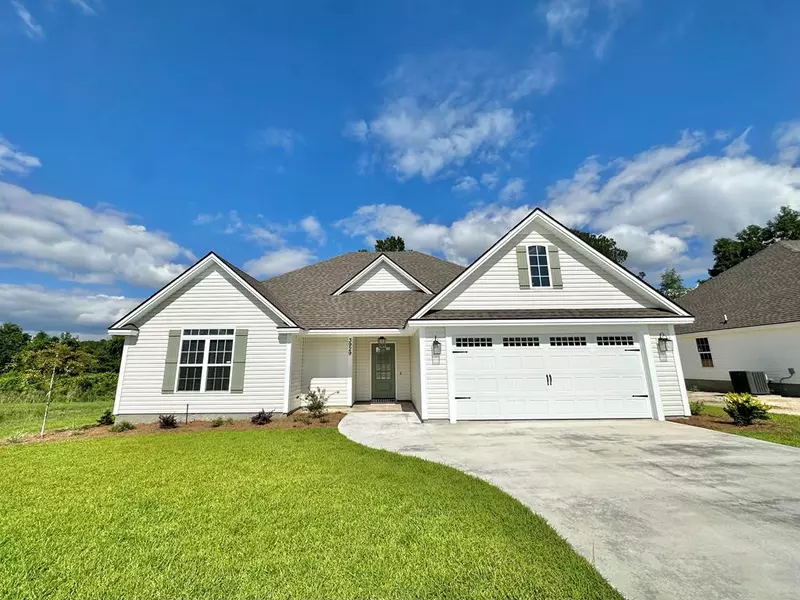 3929 Landings Circle, Hahira, GA 31632