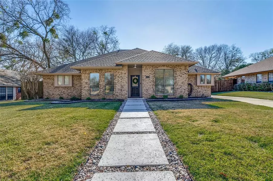 3609 Bluegrass Drive, Grand Prairie, TX 75052