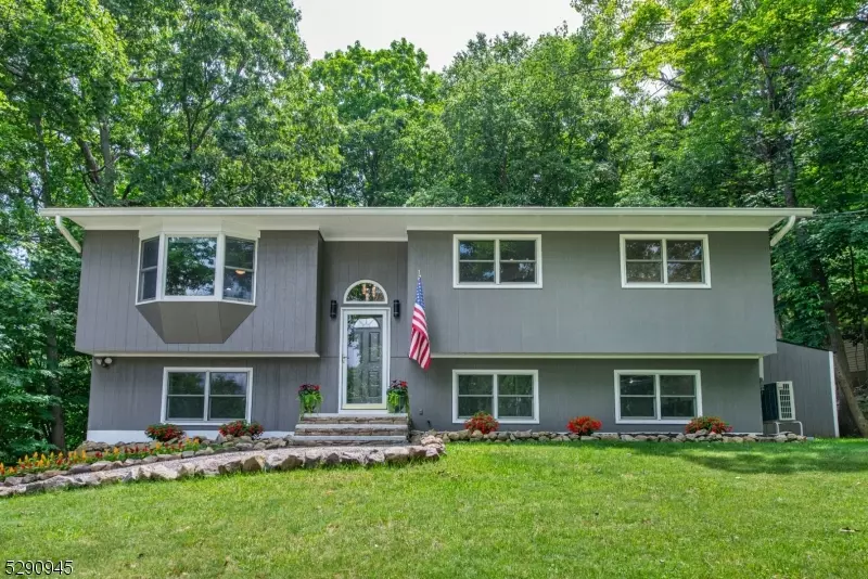 54 Sleepy Hollow Rd, Byram Twp., NJ 07821