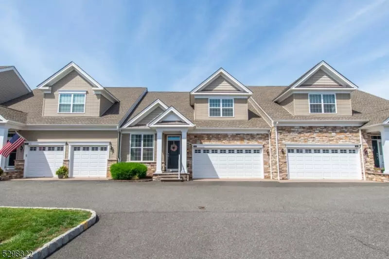 28 Van Cleef Dr, Readington Twp., NJ 08889