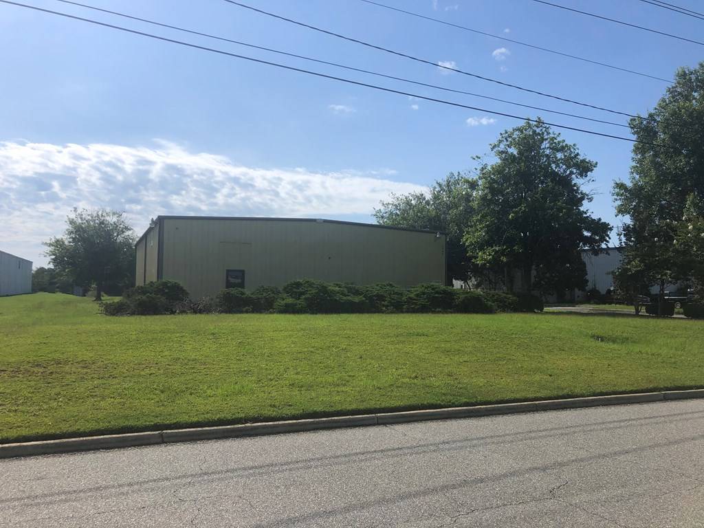 Valdosta, GA 31601,1547 M E Thompson Road