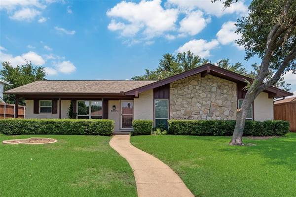 1215 Annapolis Drive,  Richardson,  TX 75081