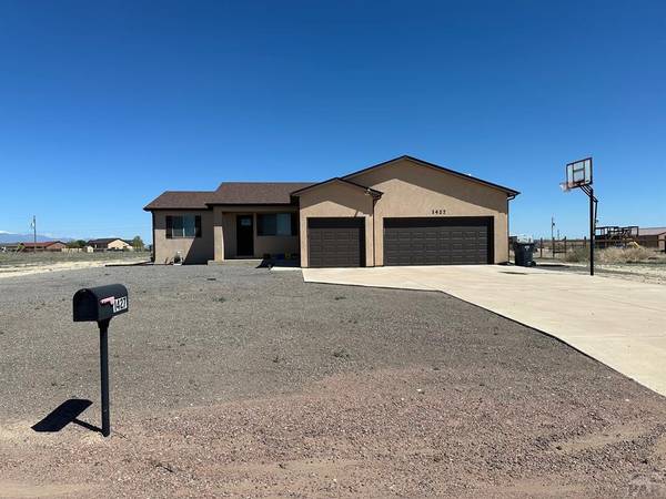 1427 E Kiva Dr, Pueblo West, CO 81007