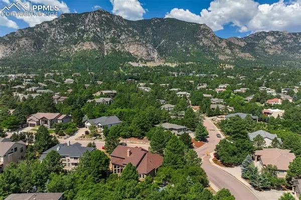 Colorado Springs, CO 80906,215 Paisley DR