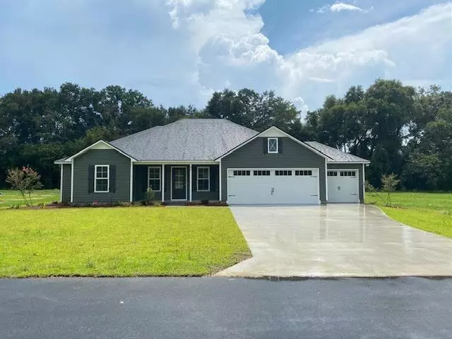 32 Lancer Lane, Ray City, GA 31645