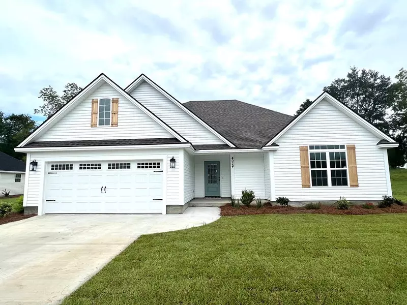 4024 Landings Circle, Hahira, GA 31632