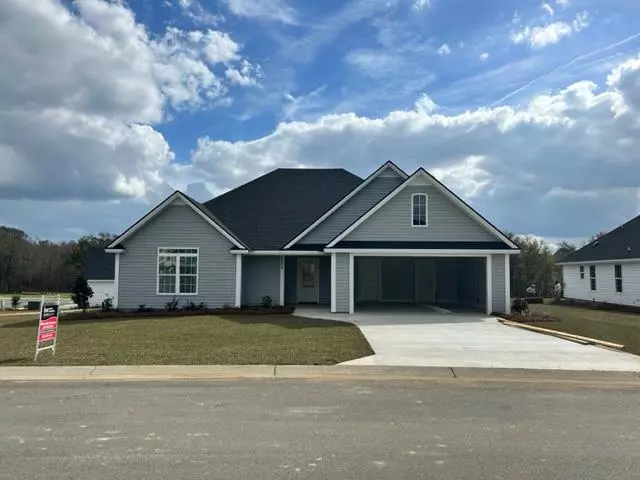 4005 Landings Circle, Hahira, GA 31632